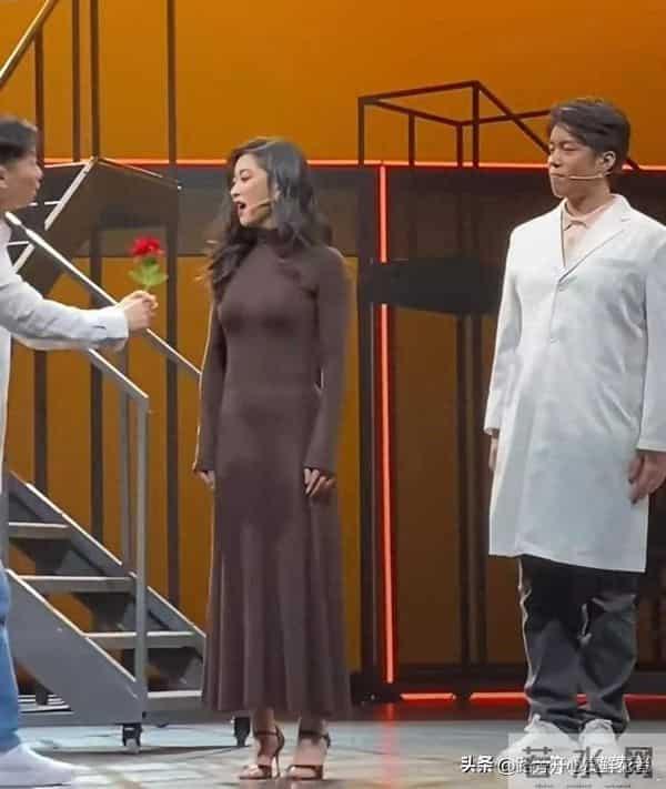 朱珠这身材挺真实的吧!