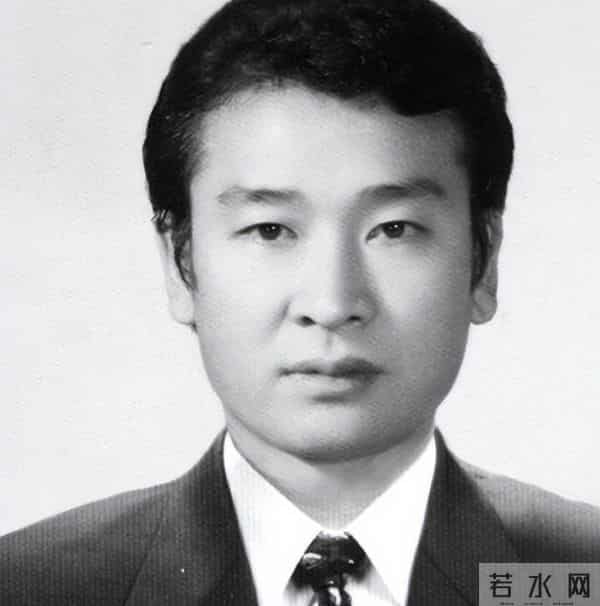 这一次，被李在明公开悼念的李顺载，让所有人看到了他的江湖地位