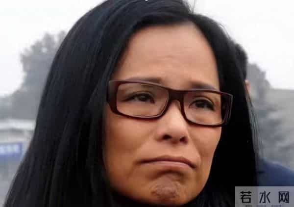 62岁韦唯现状：脊柱断裂已恢复前夫已死，两个混血儿子回国相伴