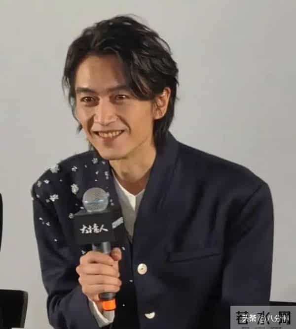 陈晓瘦脱相惊呆网友!离婚后眼里仍无光,状态惨输前妻陈妍希