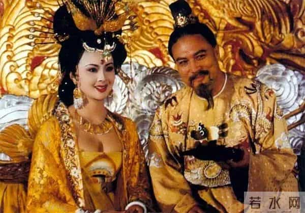 周洁上海墓地现状曝光!鲜花环绕很讲究,三个标志与李媛媛差别大