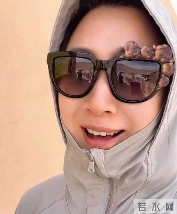 上海知名女主持杨永清近况！41岁白发丛生，女儿和她共用一张脸