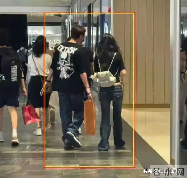 懒懒正式下线,王思聪心思已经在邓建国身上了