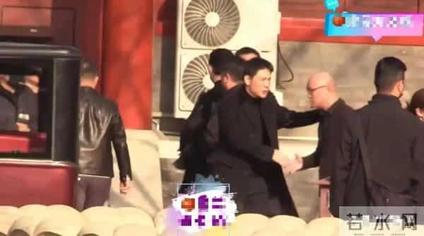 傅程鹏也没料到,参加罗晋父亲葬礼,自己会因这一举动遭网友痛批