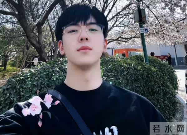 仝卓也没想到,在柬埔寨失联的弟弟还没找到,自己被扒陷舆论风波