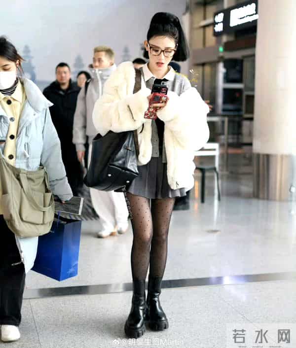 彭小苒 ,有千禧年韩国女团那味了