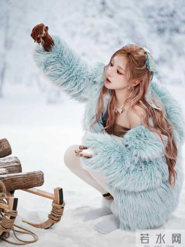 宋雨琦今日份写真，白色打底袜穿搭清纯绝美，像冰雪公主