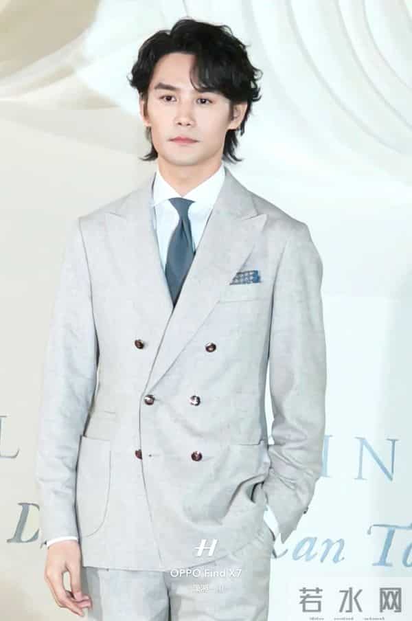 深圳BC红毯太真实,童谣头秃靠边站、胡静嘴歪显老态、王凯瘦脱相