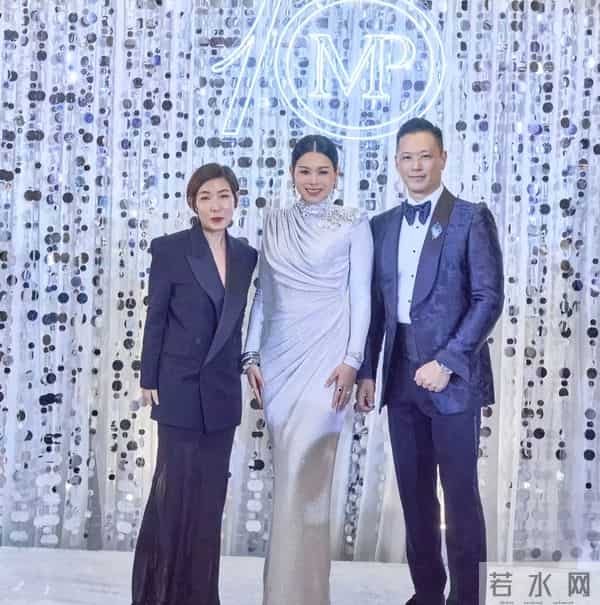 胡杏儿庆祝结婚十周年,一家五口幸福同框,众星道贺排面拉满