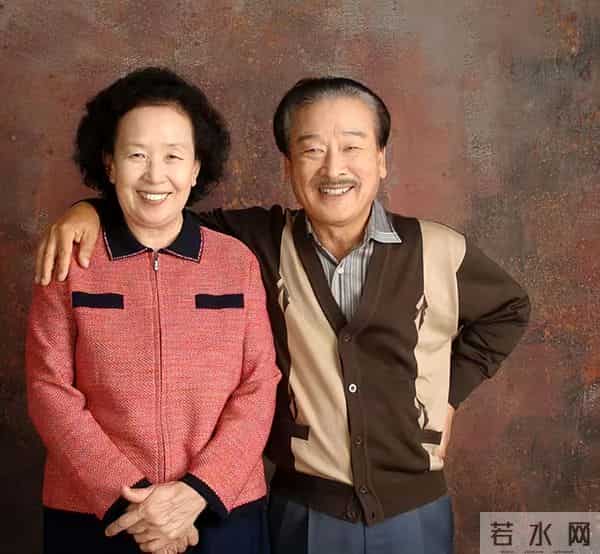 众星悼念李顺载,罗文姬感到悲痛,因身体原因不能亲自去悼念