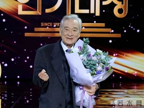 韩国老戏骨李顺载去世,娱乐圈齐追悼