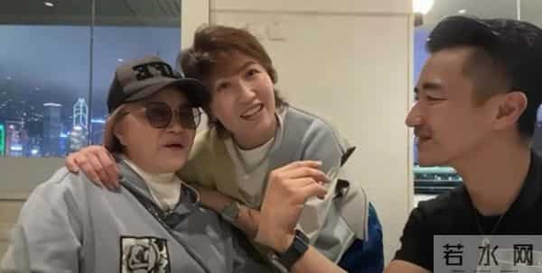 恭喜!61岁香港知名男星秘密再婚,现任妻子容貌首次曝光