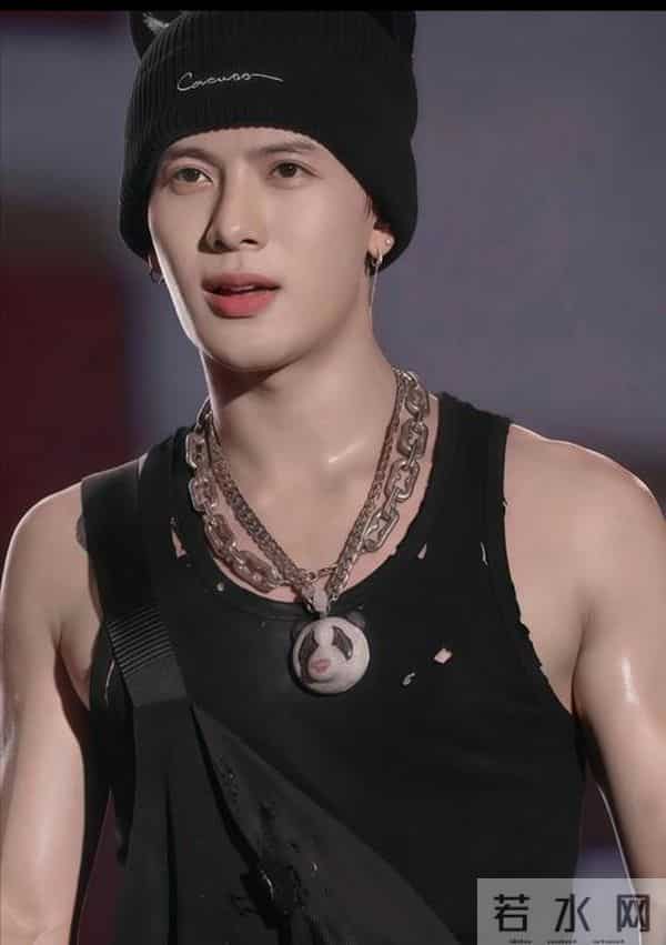 钱再多有什么用?31岁王嘉尔的现状,给所有男明星提了个醒