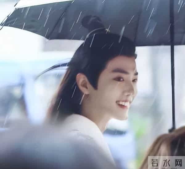 央视亲自发文,高调官宣33岁肖战喜讯,全网恭喜,终于等到这一天