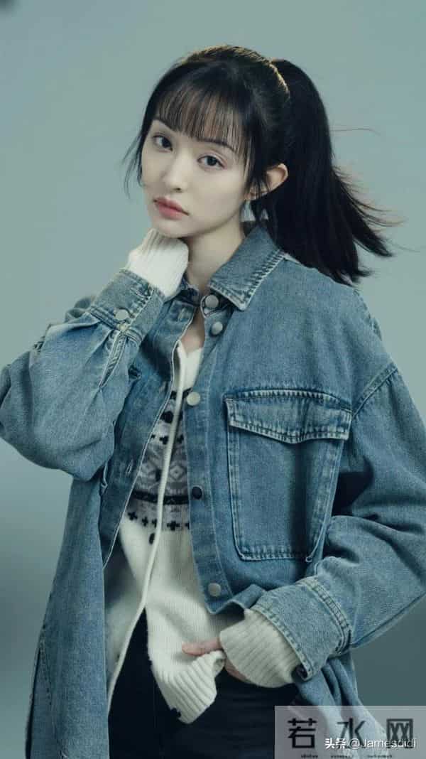 四川大学校花 盖玥希 172高挑身材和鲶鱼系高级脸搭配微凸厚唇 很美