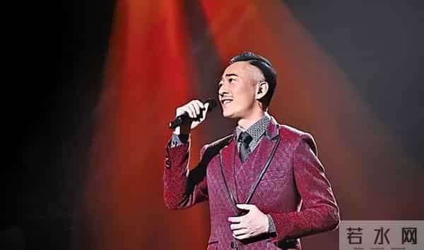 晚会前夕父母惨遭杀害，他含泪唱完退圈，18年后因毛宁重返舞台