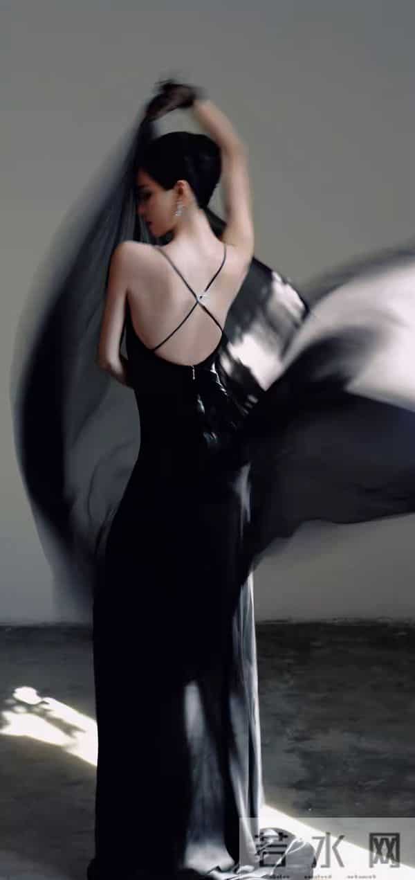 陈都灵,身材妖娆妩媚,性迷人!