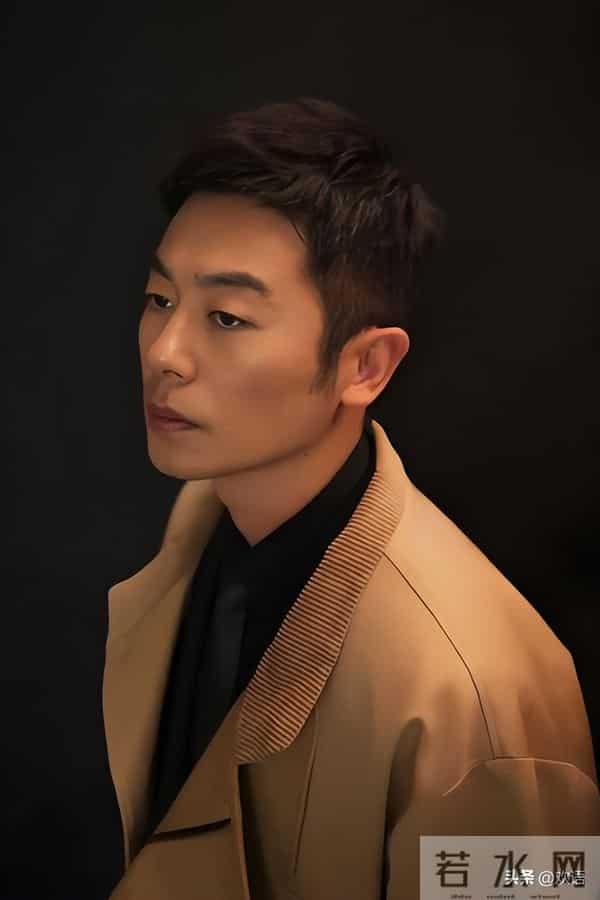 得罪郭麒麟6年后，再看朱亚文现状，如今的他已彻底走上文章老路