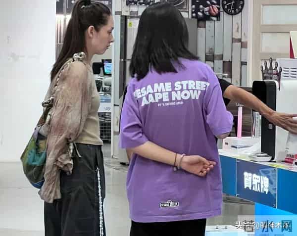 41岁郭碧婷近照曝光!独自带孩子出街面容憔悴,嫁入豪门照样受累