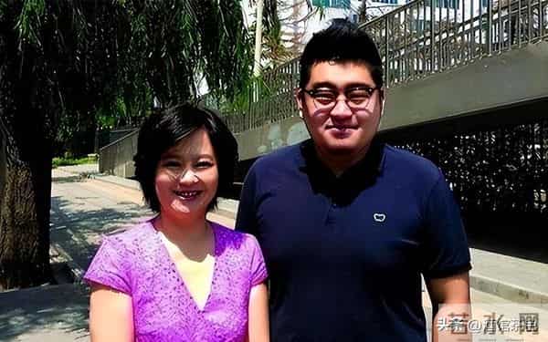 央视主持人聚会,朱迅面容憔悴瘦成皮包骨,鞠萍面色红润很富态