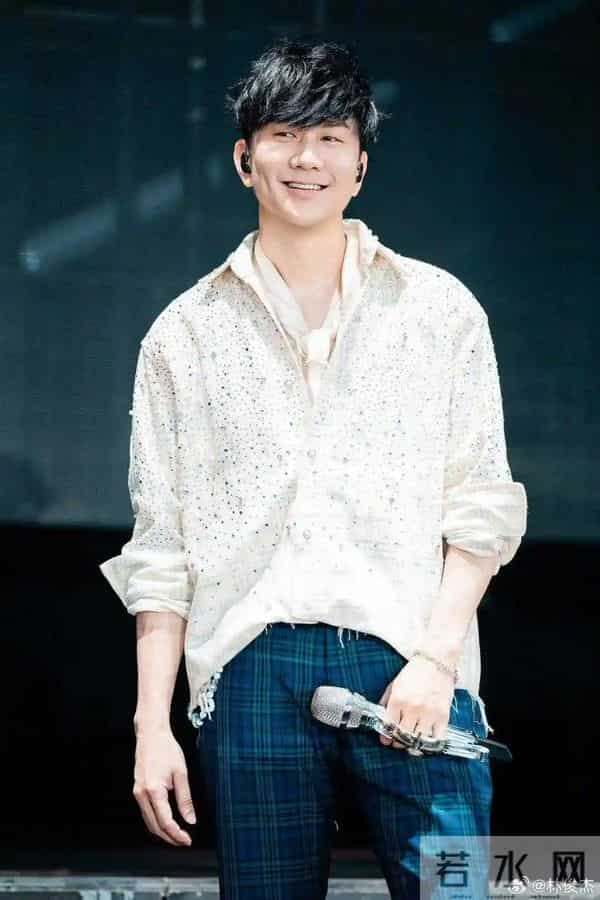 网红七七被曝多次现身林俊杰演唱会,社交平台已设置私密账户