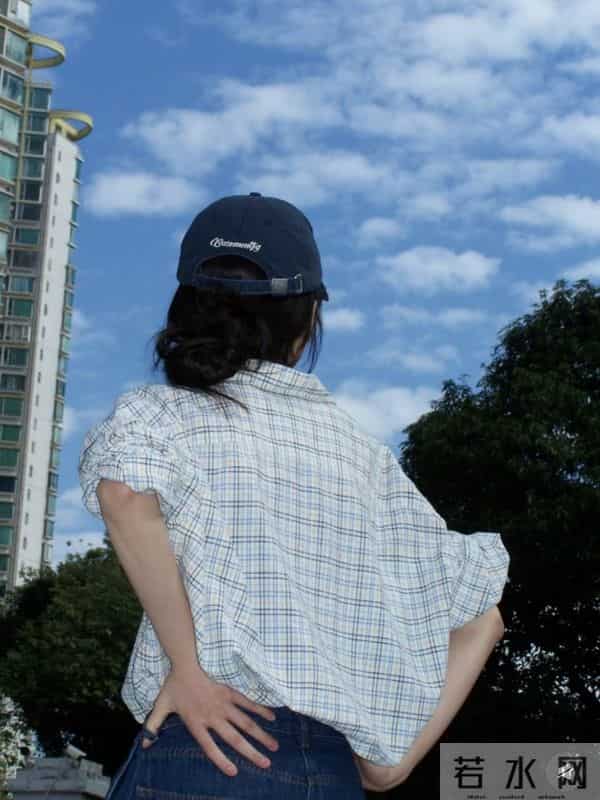 章若楠广州被偶遇，本人好美好漂亮元气十足，脸小超级有气质呀！