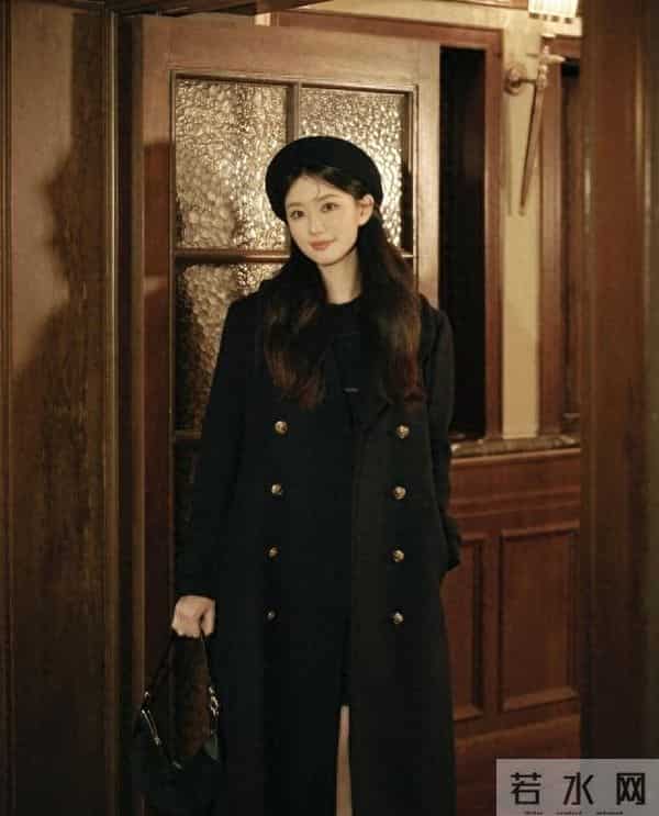 32岁乔欣嫁豪门庆生!蛋糕鲜花多到放不下,小富婆气质比杨采钰强