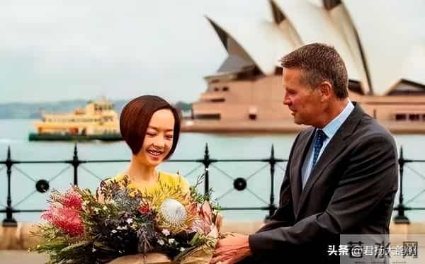 陈鲁豫:初婚嫁老外,二婚嫁初恋,今55岁无儿无女,一个人生活