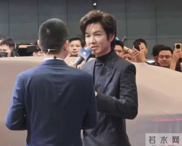 男神彻底垮了!钟汉良又黑又瘦颜值崩塌,当年帅点全消失