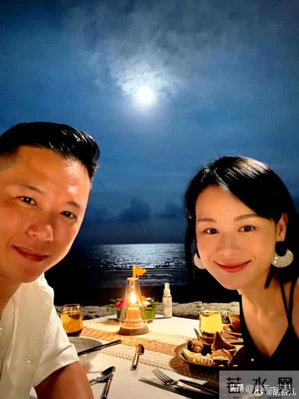 胡杏儿穿透视装 贴两片胸贴庆祝结婚十周年 李乘德为爱举办豪华派对