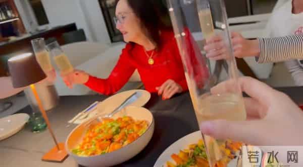 “邵氏第一美女”80大寿,儿子尹子维带徐冬冬赴美庆生 婆媳略生疏