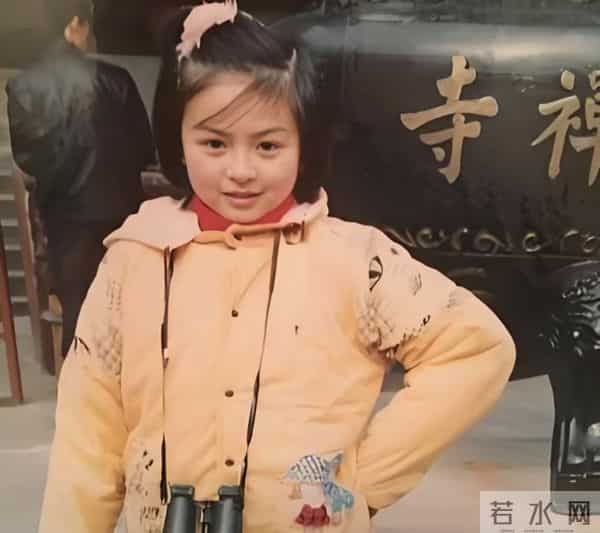 戴娇倩现状:回老家上海定居,靠直播带货讨生活,母女共用一张脸