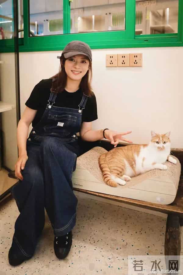 孙俪自曝“片场天天跑跑跑”:摄影师跟着我跑到监视器没信号!我演的不是律师吗?