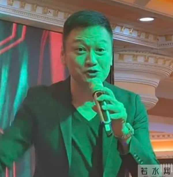 恭喜!61岁香港知名男星秘密再婚,现任妻子容貌首次曝光