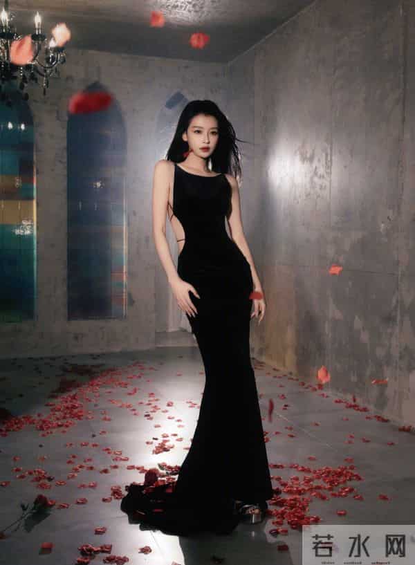 孙怡黑色露背装穿搭写真,御姐范十足