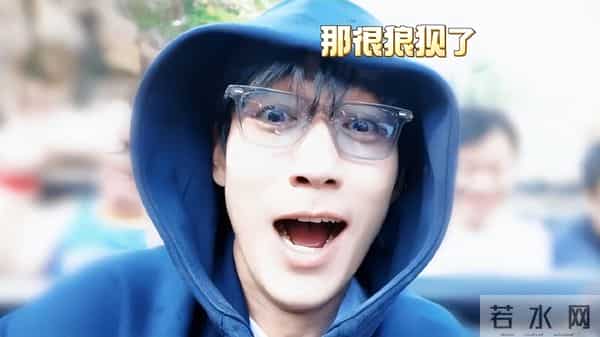 出席活动“死装死装”的,一到好莱坞就露馅,就很朱一龙啊