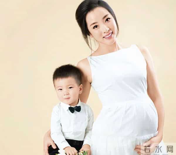 落地的凤凰不如鸡？看离开央视为钱奔波的李思思，真叫康辉说对了