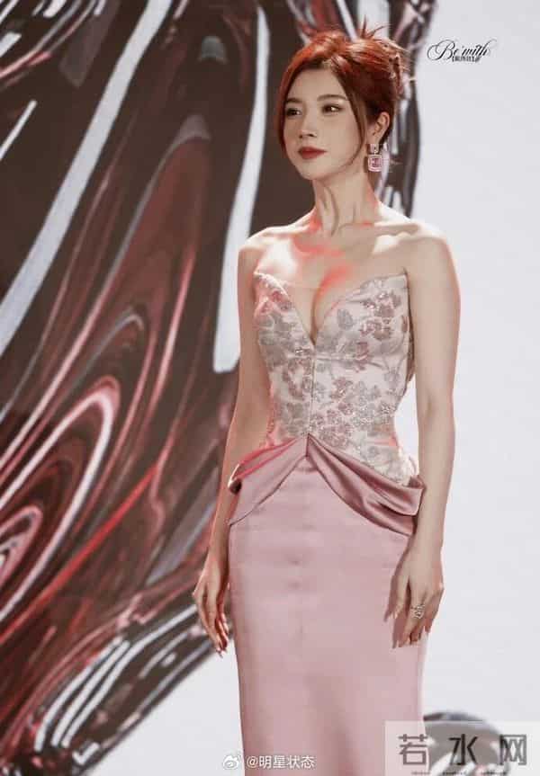 新晋“芭比灯神”戴燕妮:美貌实力双A+