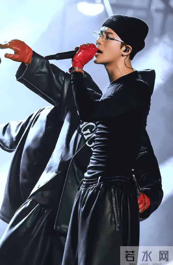 再多钱有什么用?31岁王嘉尔的现状,给所有年轻人提了个醒