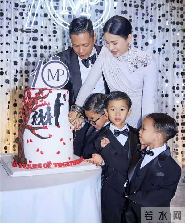 胡杏儿庆祝结婚十周年,一家五口幸福同框,众星道贺排面拉满
