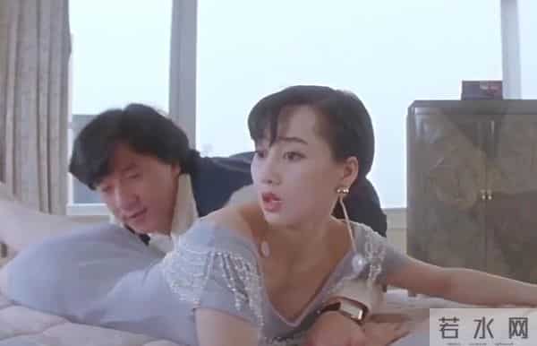 风水轮流转！看了62岁李连杰和63岁利智的合照，风光背后满是心酸