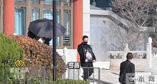 傅程鹏也没料到，参加罗晋父亲葬礼，自己会因这一举动遭网友痛批