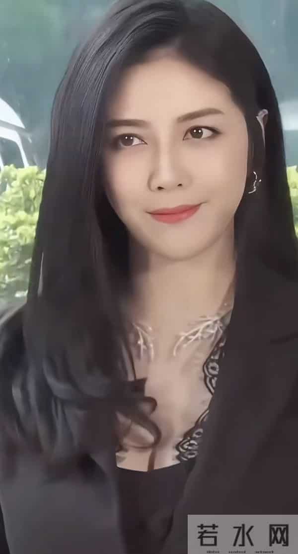 女神韩瑜年轻时感觉一般,老了反而更成熟性感有魅力了