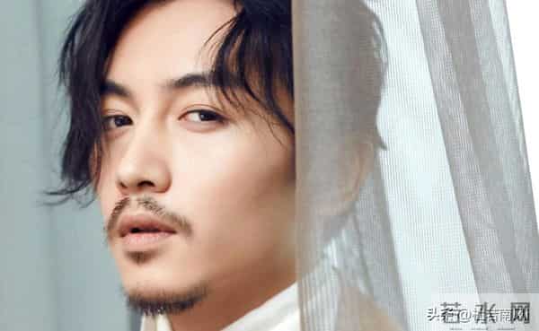 陈晓暴瘦眼神无光,从花样美男变黄子华,网友:终于不怪陈妍希了