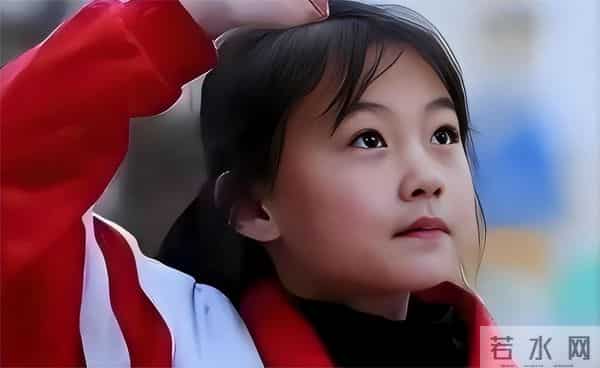 事实证明，拒绝百万签约“微笑女孩”，如今过得比明星还安稳