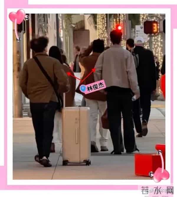 林俊杰与女友穿情侣装现身洛杉矶,疑陪女友过24岁生日,粉丝破防