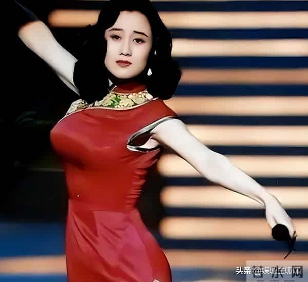 利智算不算顶级大美人？看看她和关之琳、翁虹的合照就有答案了