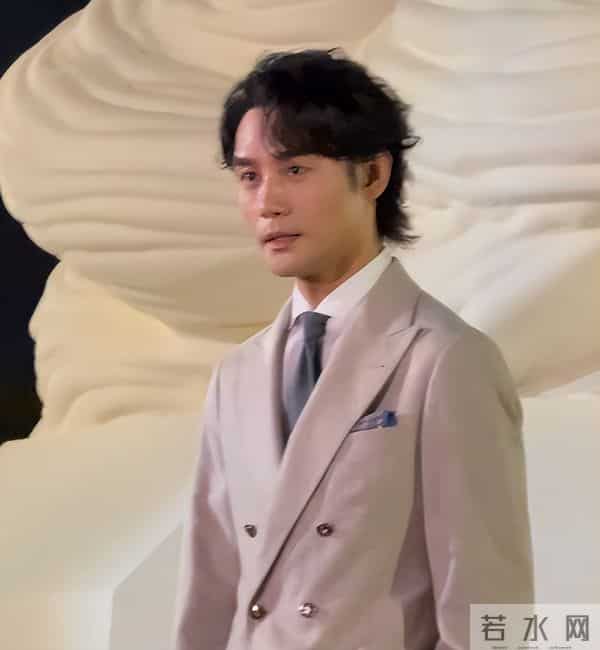 深圳BC红毯太真实,童谣头秃靠边站、胡静嘴歪显老态、王凯瘦脱相