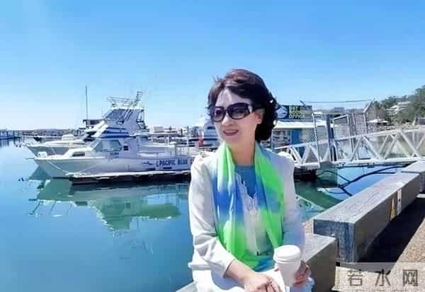 她是央视著名主持人,退休8年被央视返聘,今74岁被誉为最美姥姥