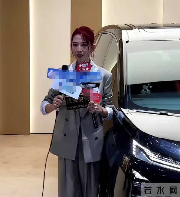 53岁蔡少芬为钱累脱相,化妆时直呼又困又累,15岁就开始为母还债